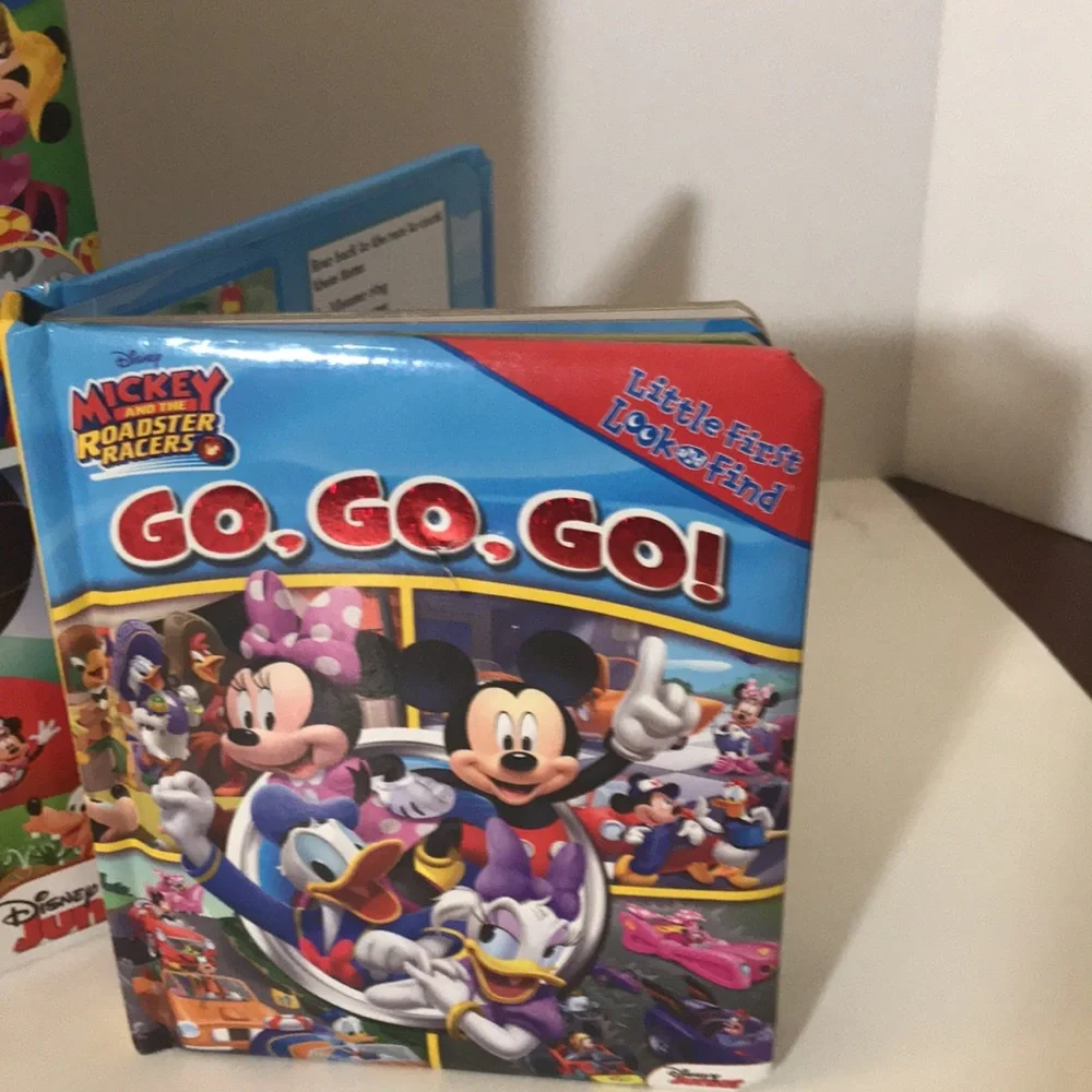 Disney Mickey book first look and find books(2) travel reading kids books
